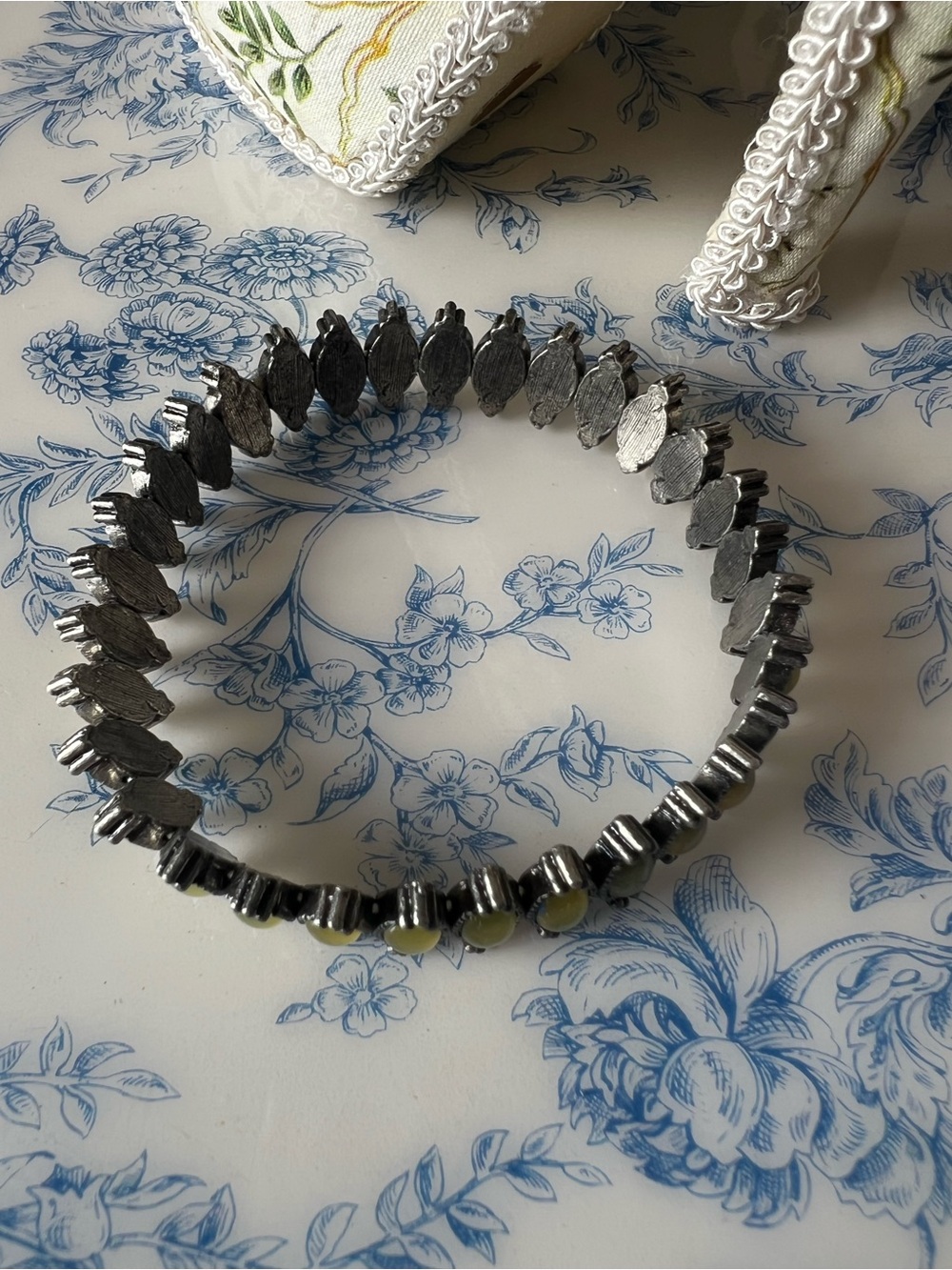 Vintage Aurora Glass Stretch Bracelet Silver Tone - Picture 3 of 4